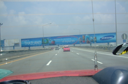 Reklam för Samsung vid flygplatsen Suvarnabhumi i Bangkok